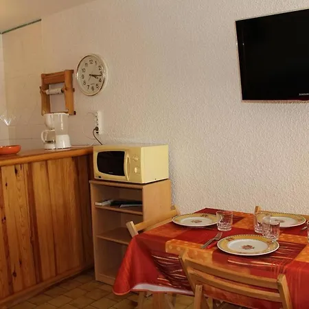 - Gn110-c13 Apartment *